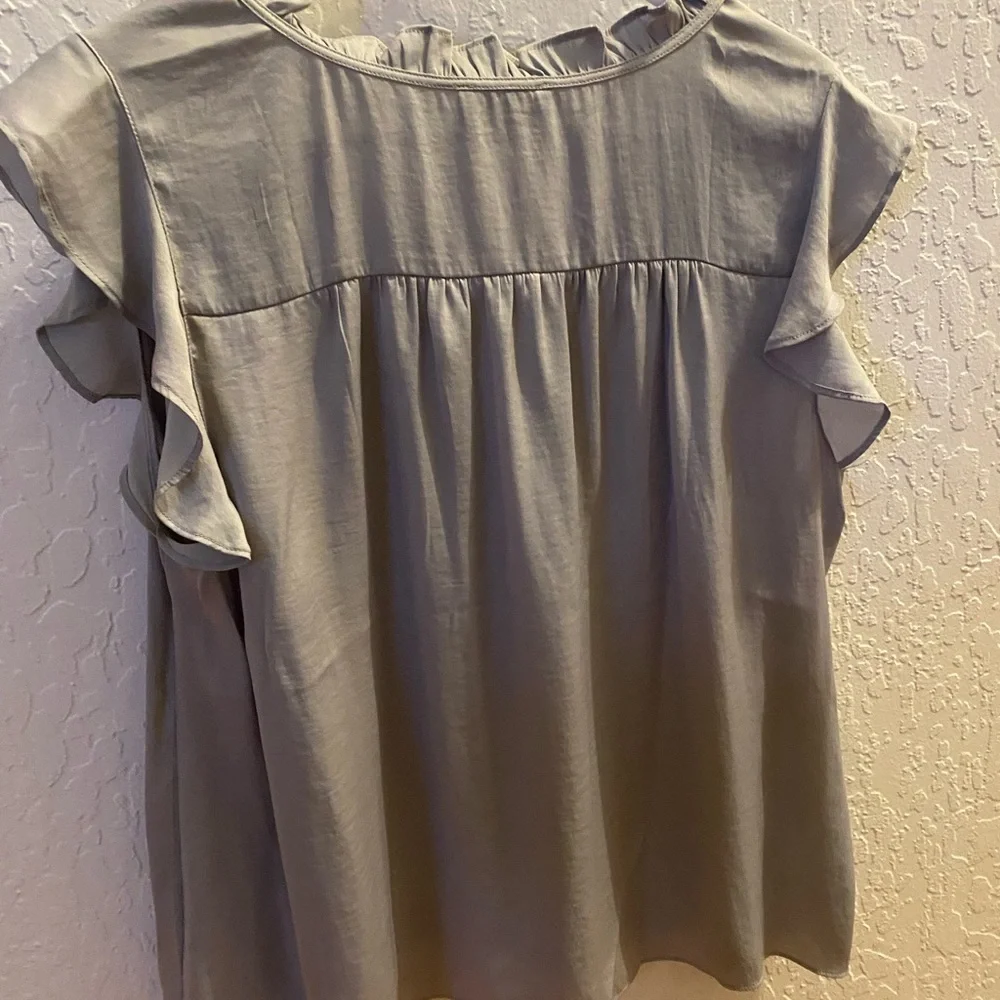 LOFT Women's Gray Ruffle Sleeve Top - Picture 4 of 6